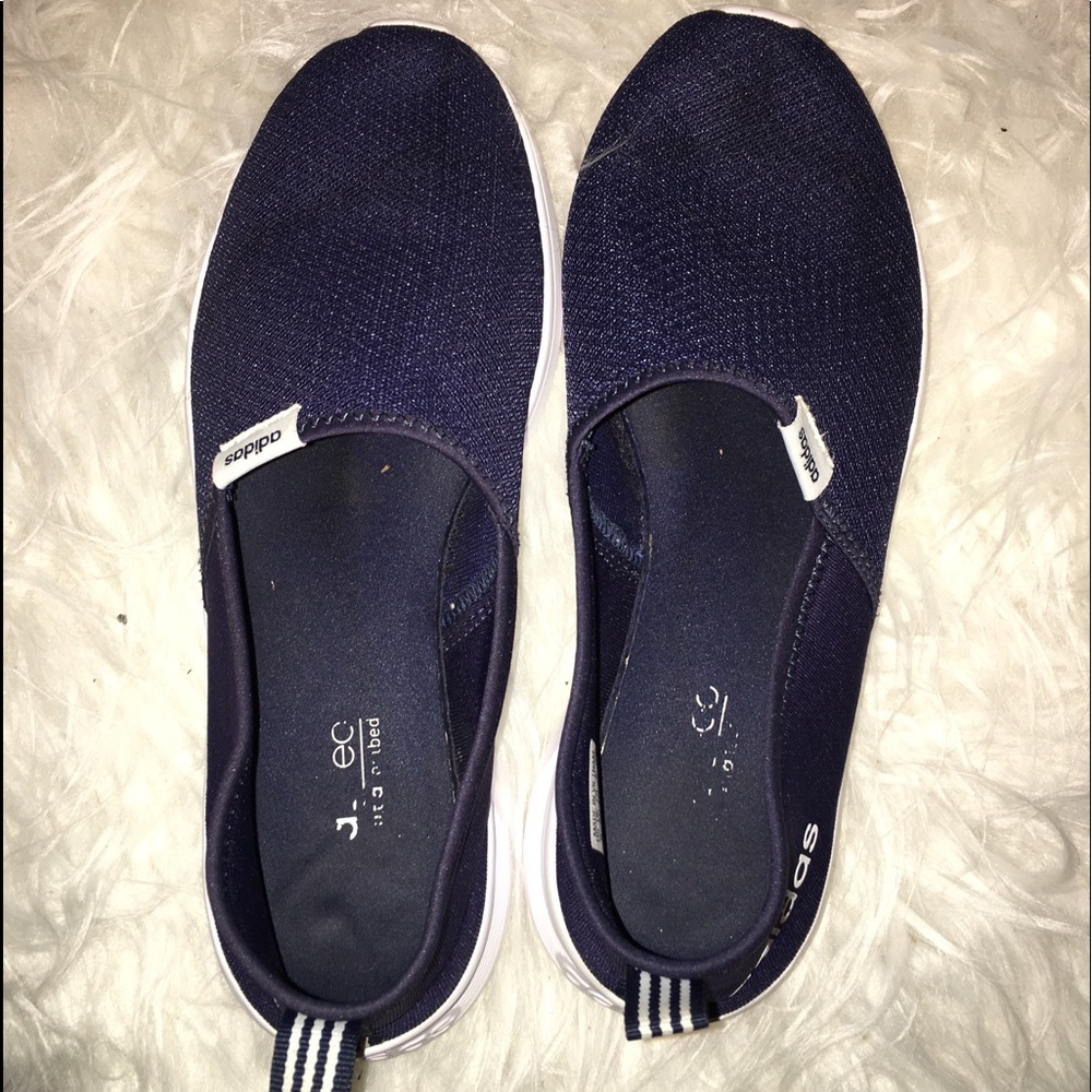 Women Adidas Slide In’s